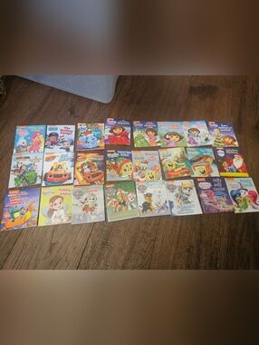 Lot Of 24 Mini Books Nickelodeon Sparkle Sponge Bob Dora Paw Patrol Blaze Used. 
